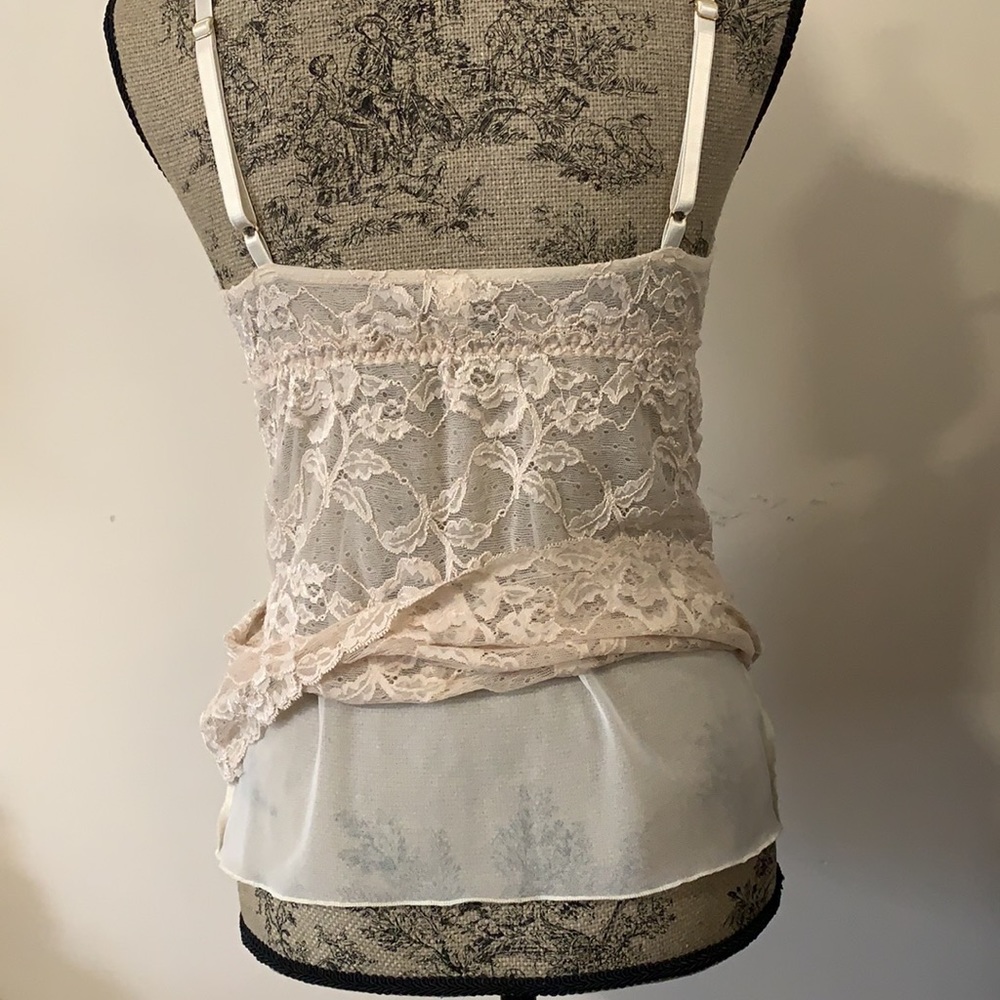 🌻4/$20 Banana Republic Sheer Lace Top - Picture 6 of 11